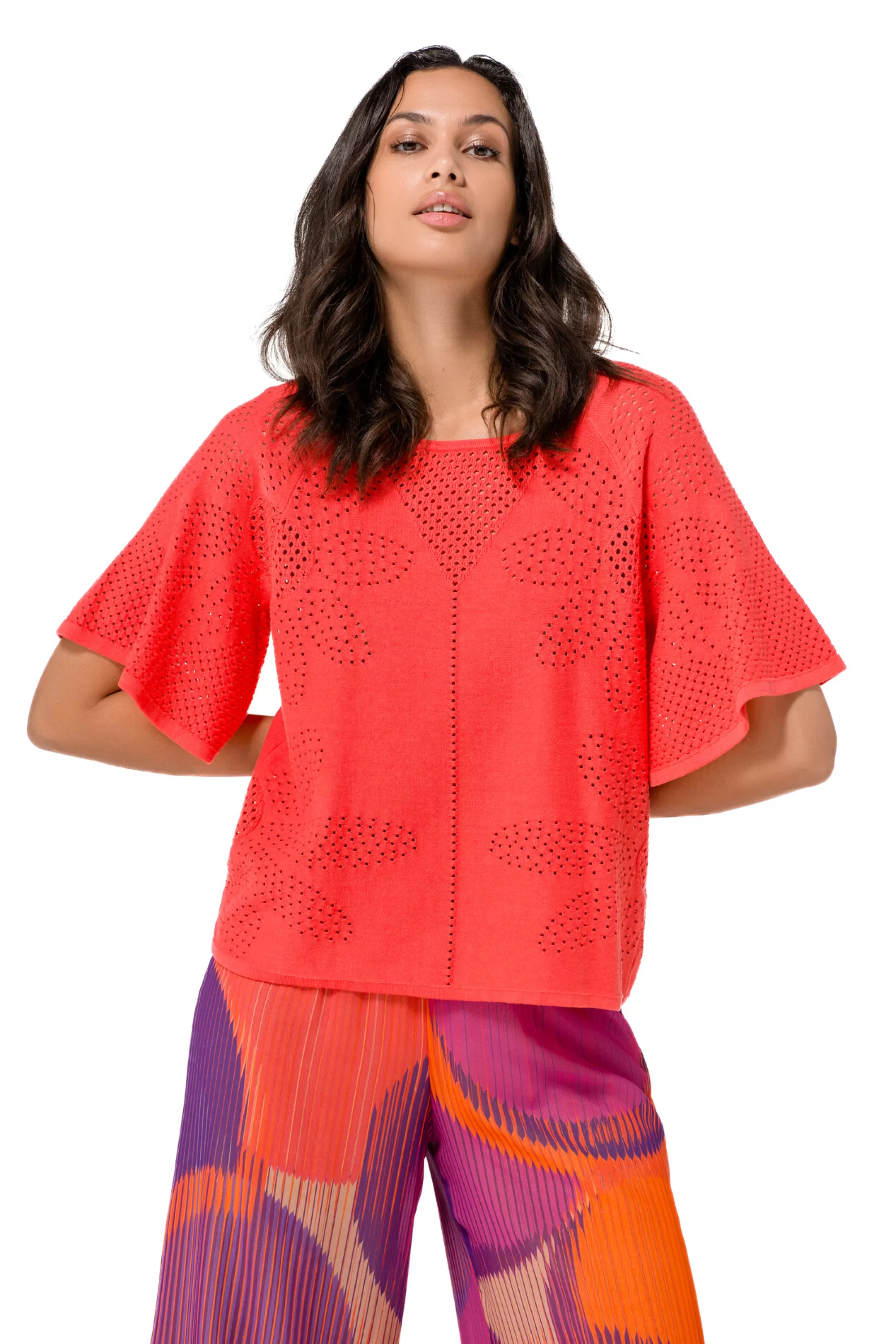 Jersey Caroline Biss 1249 - Tejido suave con delicado diseño floral para abrigo casual