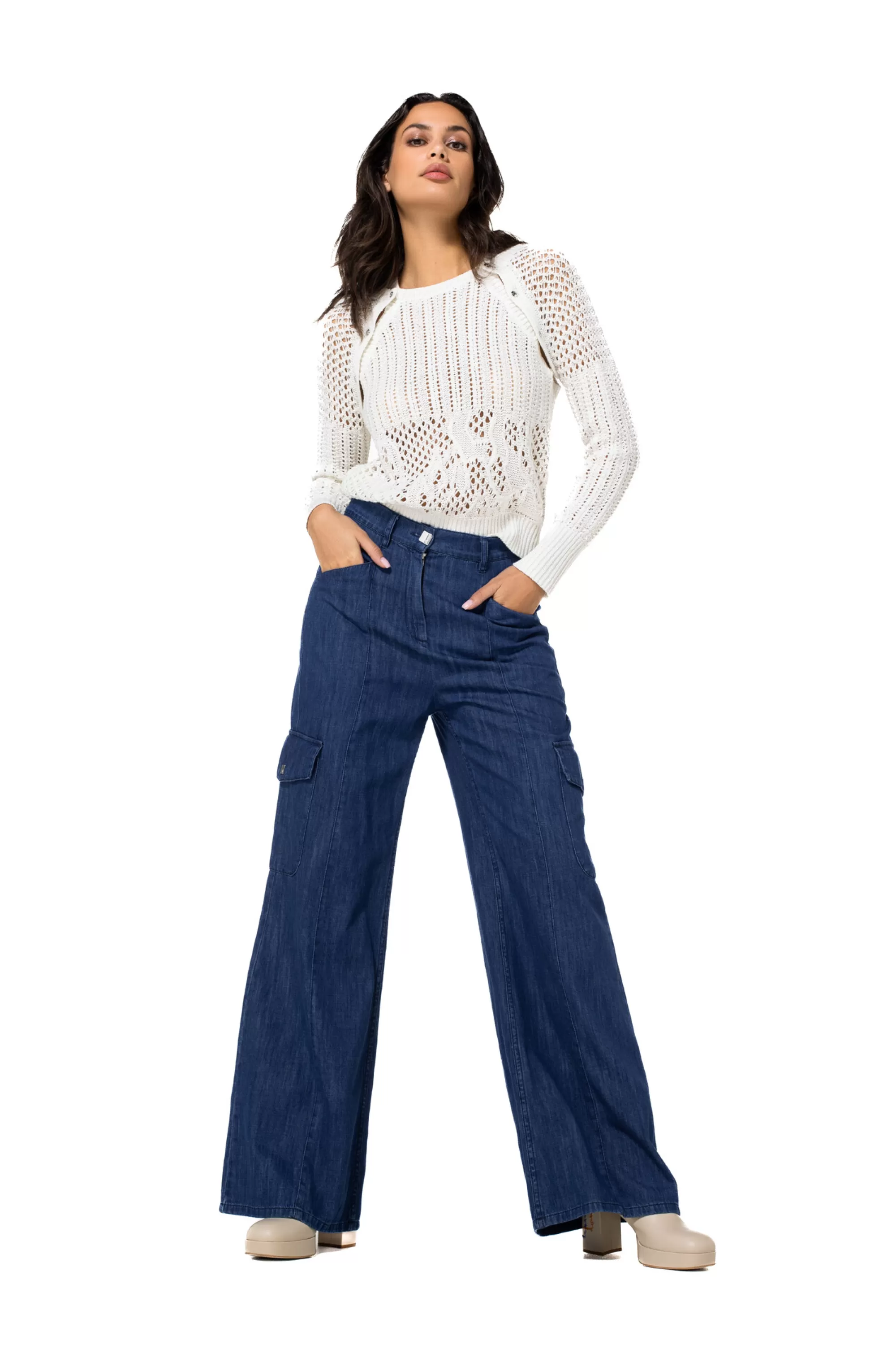Caroline Biss - Pantalones Cargo Modelo 1512-24: Corte holgado con caída fluida y cintura clásica, diseño versátil para movimiento sin restricciones.