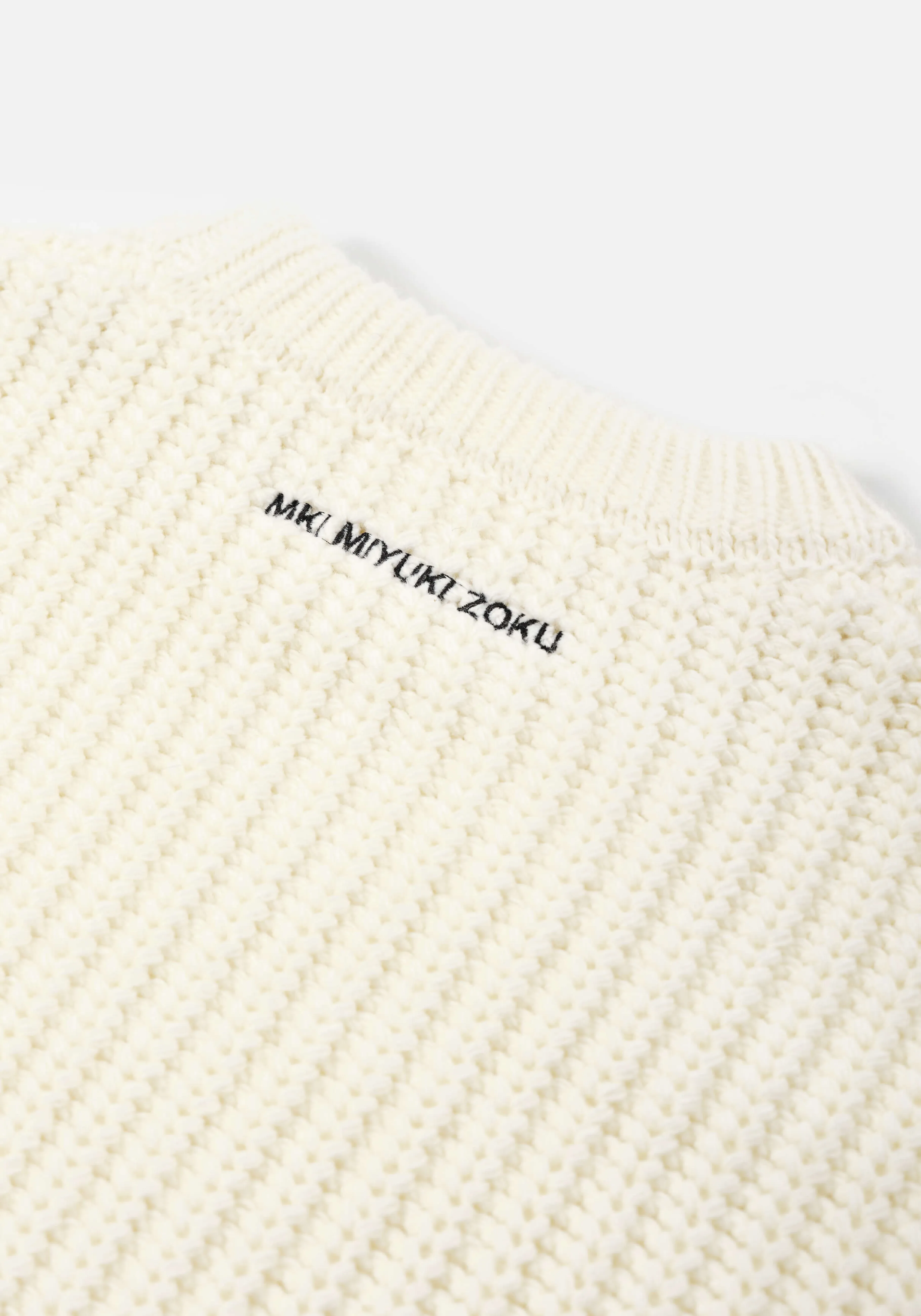 Suéter estilo urbano MKI Miyuki Zoku - Cuello redondo en punto grueso con textura acanalada · Prendas de invierno versátiles · Colección básica de camisetas térmicas