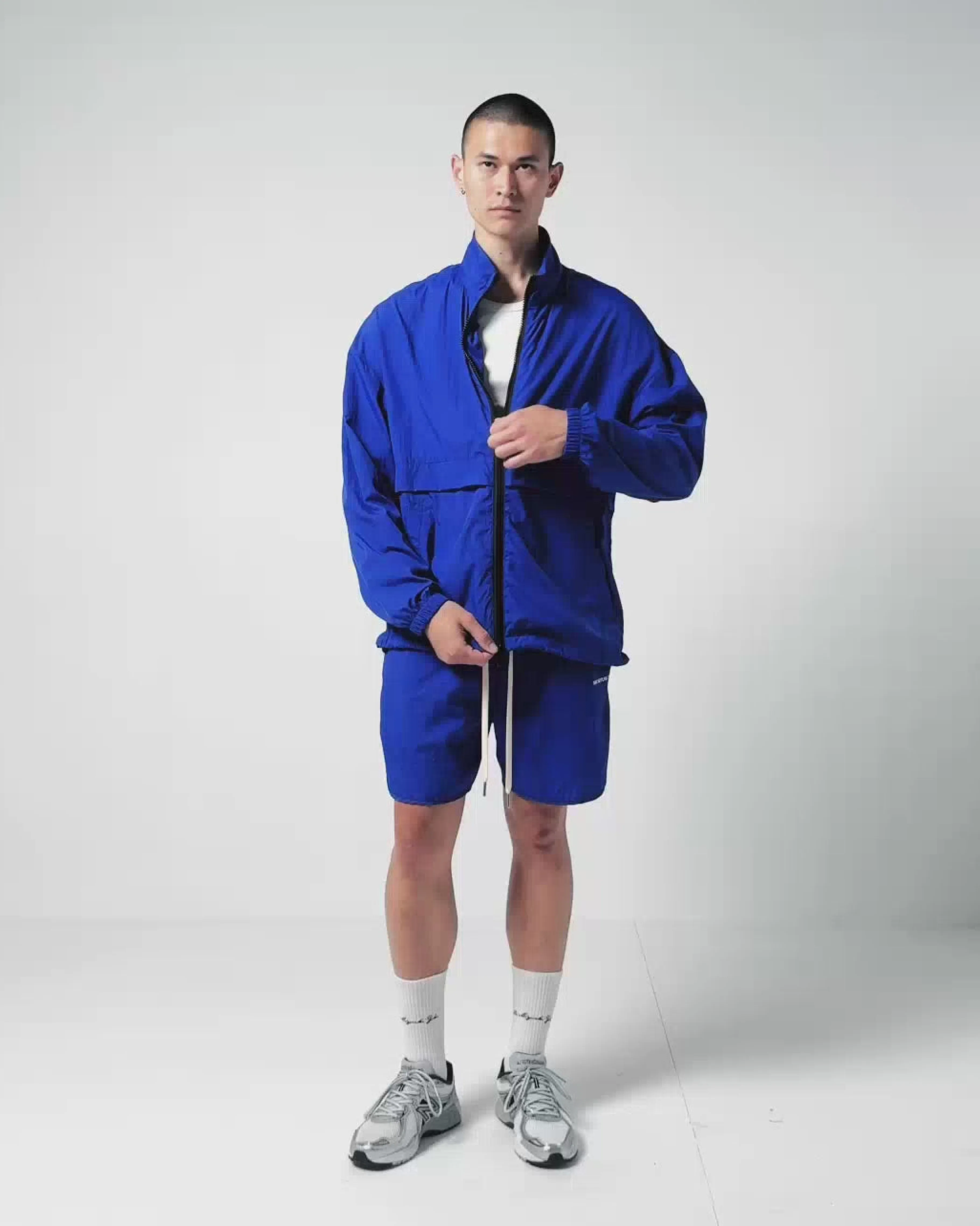 MKI Miyuki Zoku - Bermudas Deportivas Arrugadas en Nylon | Pantalones Cortos Ligeros y Cómodos para Look Urbano
