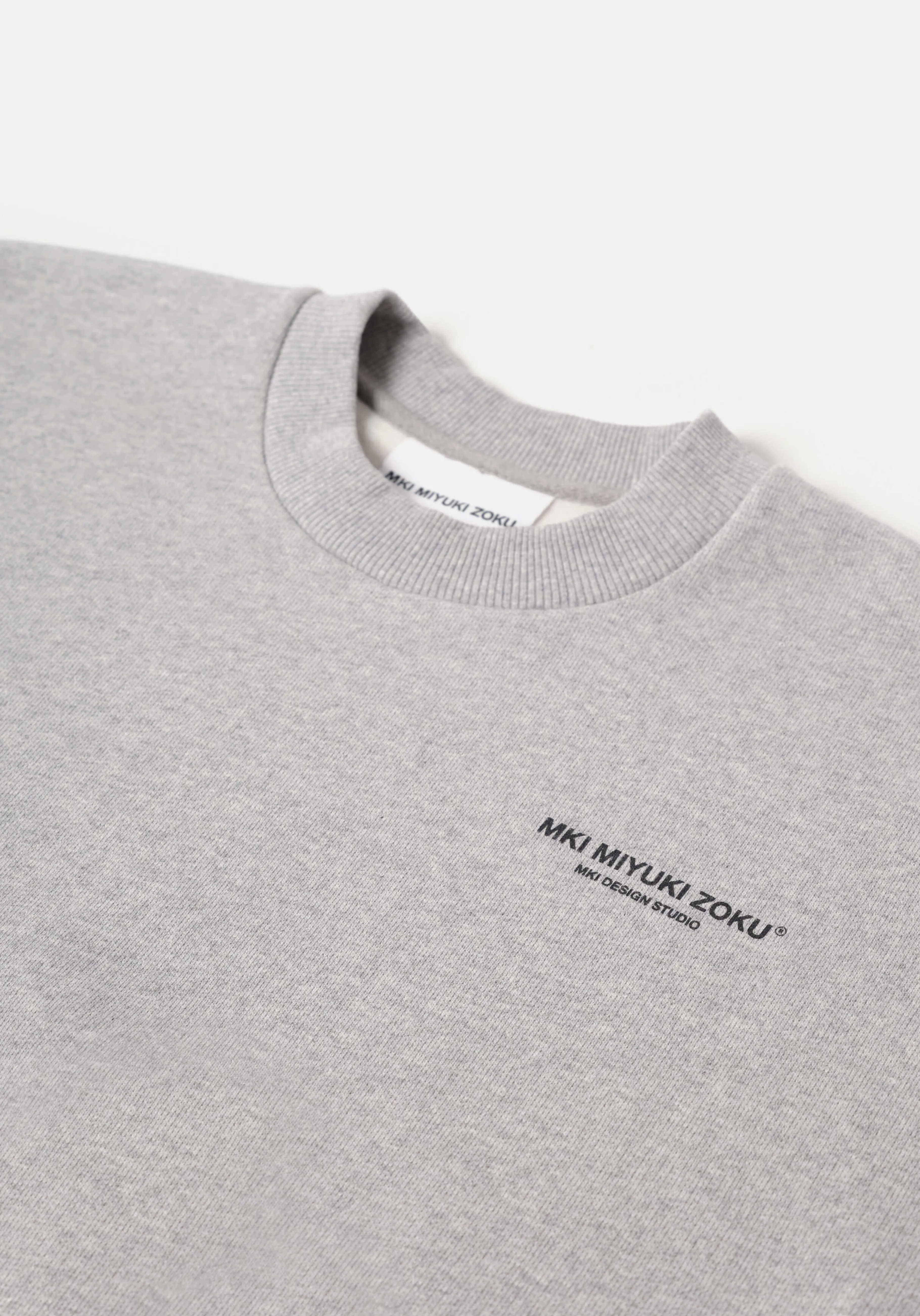 Sudaderas Urbanas de Cuello Redondo - Colección Miyuki Zoku | Camisetas Básicas y Busos Oversize del Estudio MKI