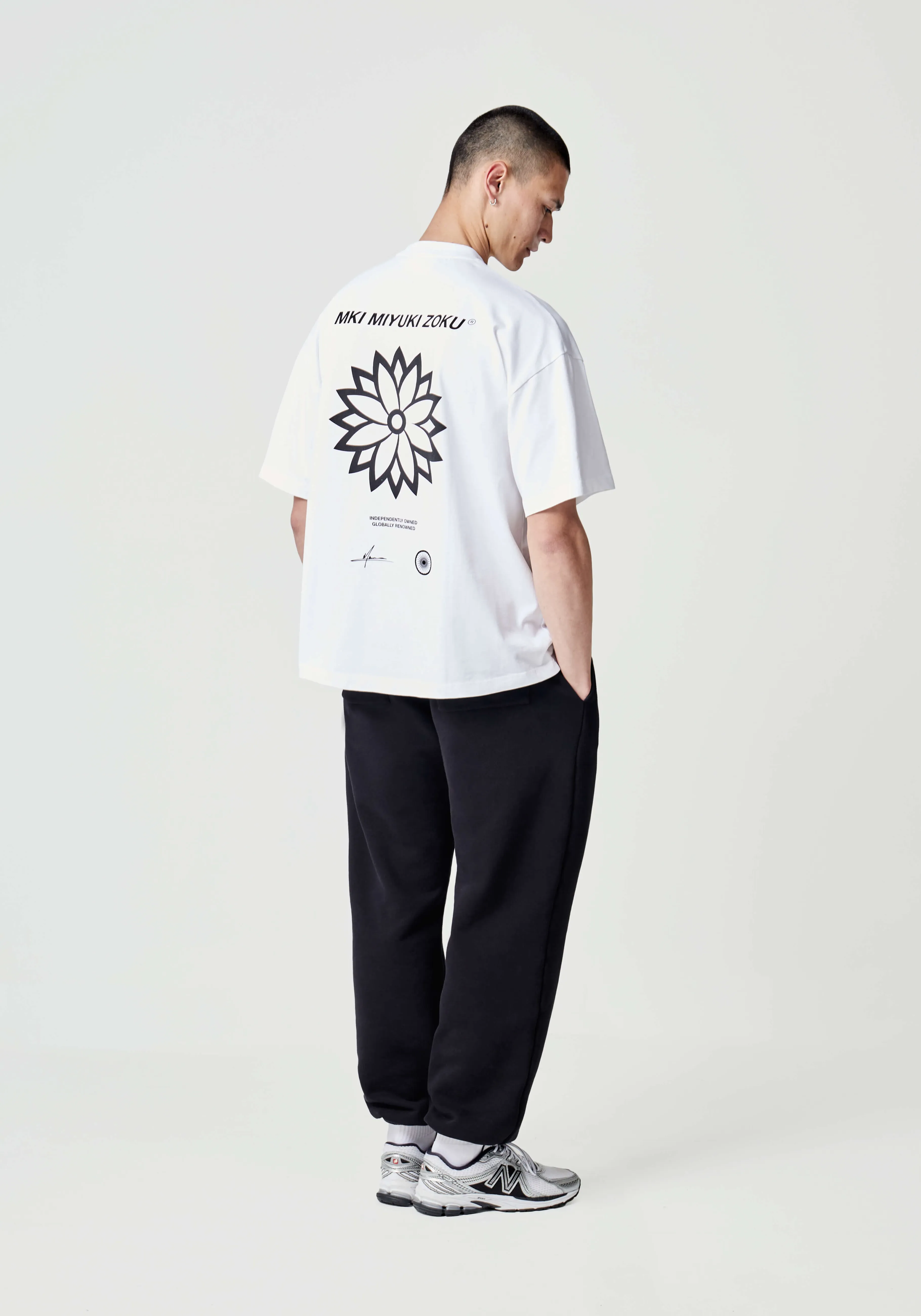 Camiseta estampada Flor de Loto MKI Miyuki Zoku - Diseño exclusivo en algodón premium - Modelos clásicos y oversize para hombre/mujer