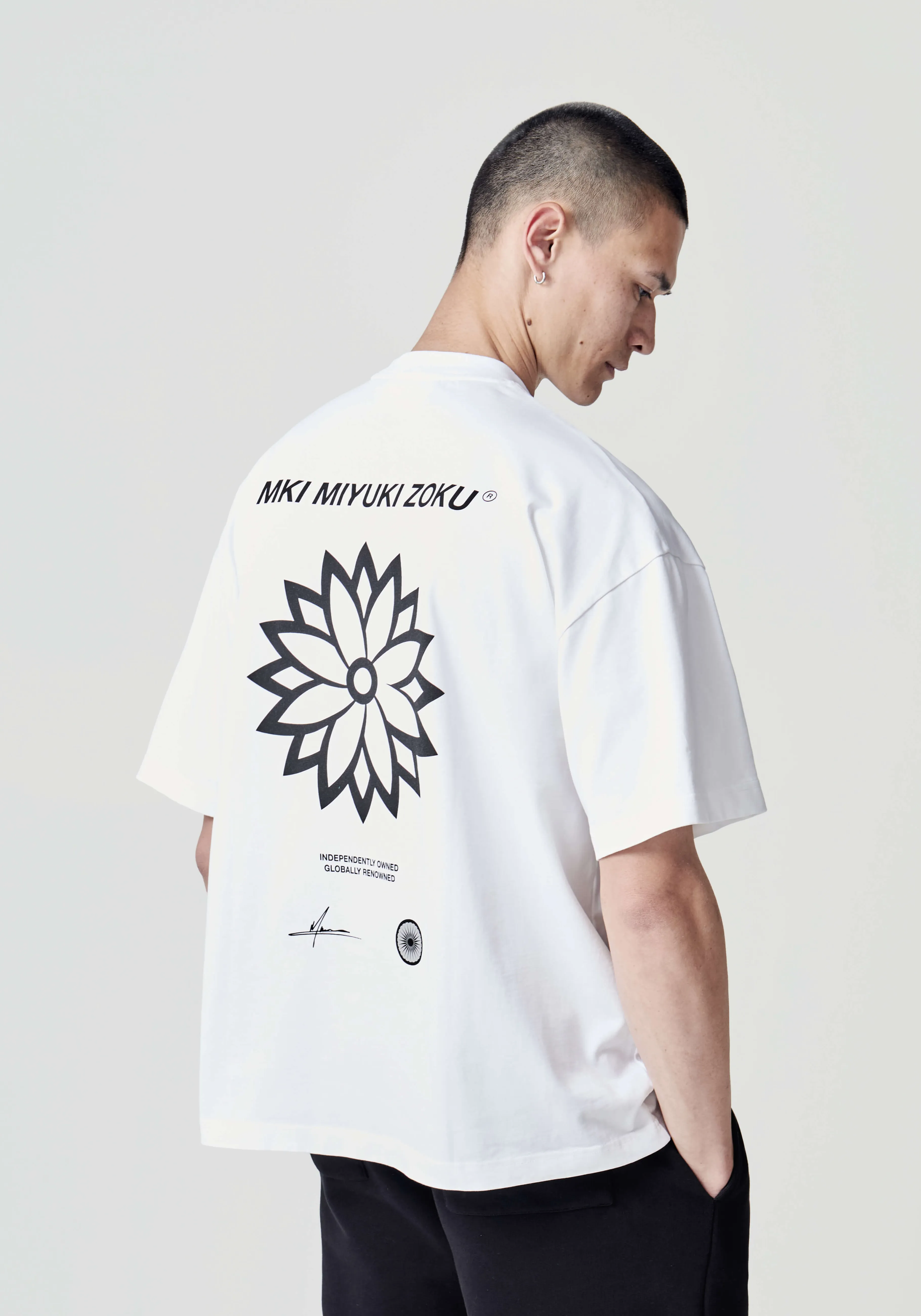 Camiseta estampada Flor de Loto MKI Miyuki Zoku - Diseño exclusivo en algodón premium - Modelos clásicos y oversize para hombre/mujer