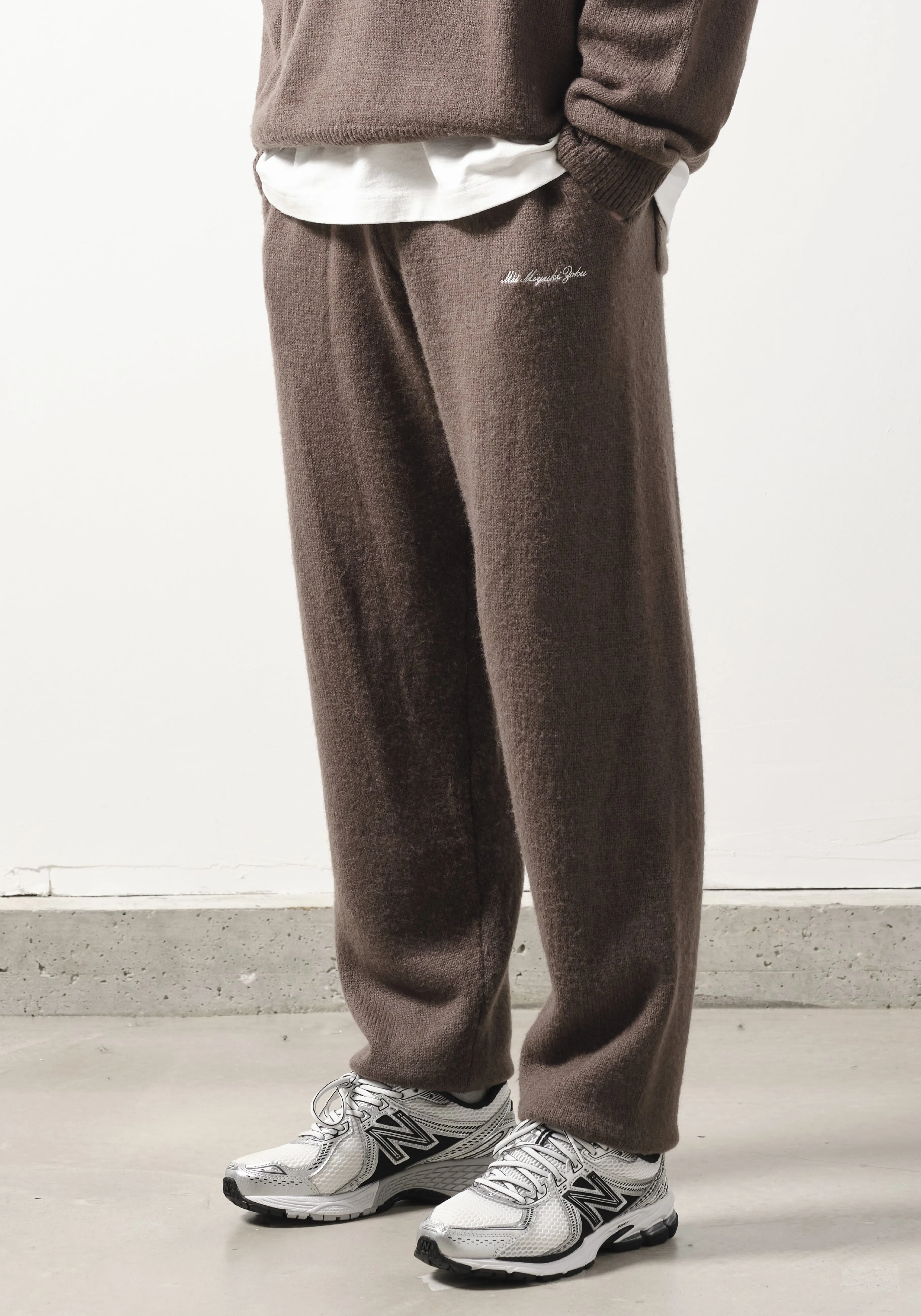 Pantalones tejidos MKI Miyuki Zoku - Fusión suave de mohair para looks urbanos invernales