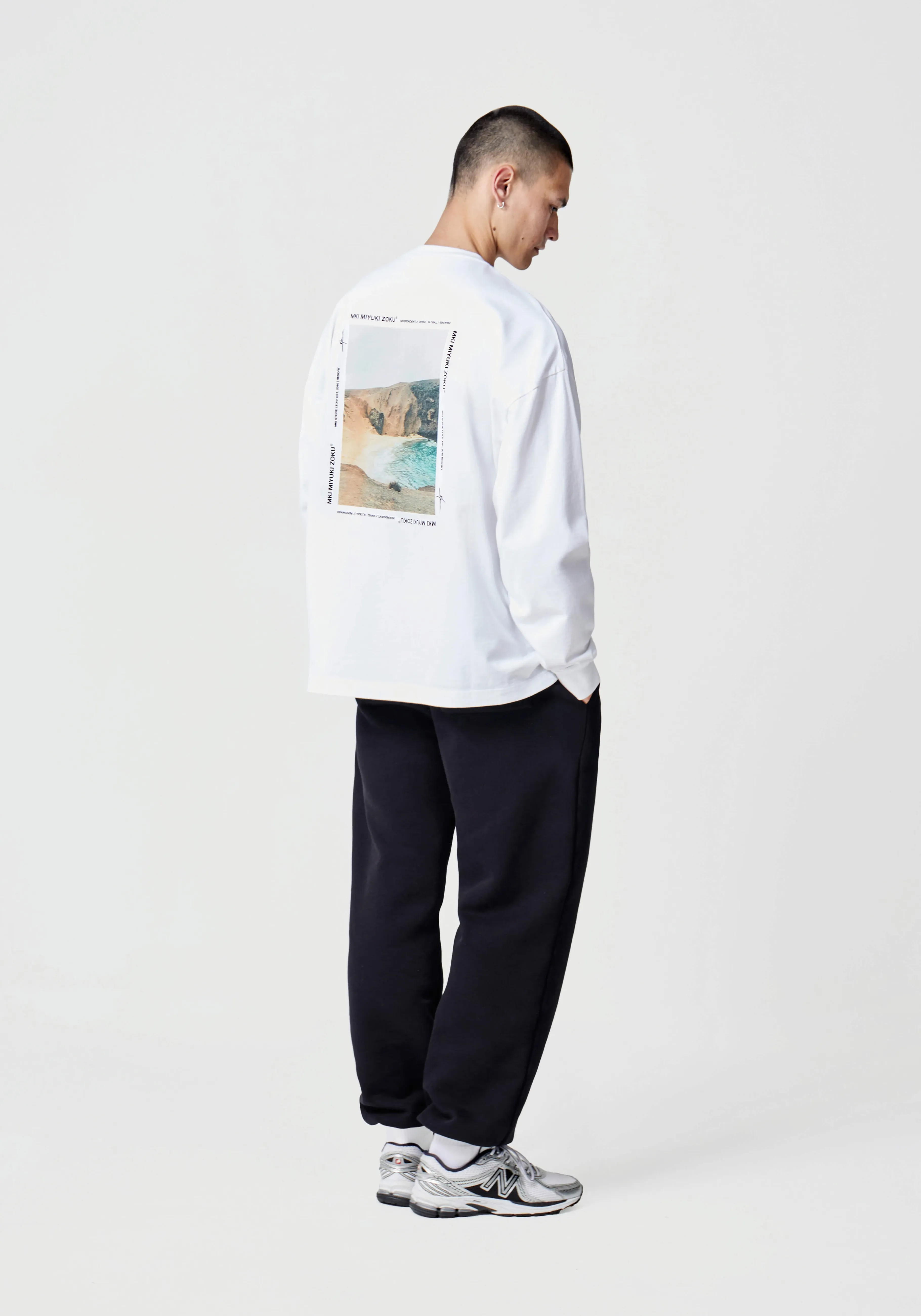 MKI Miyuki Zoku - Camiseta Estampado Resort Manga Larga | Prenda Casual para Temporada