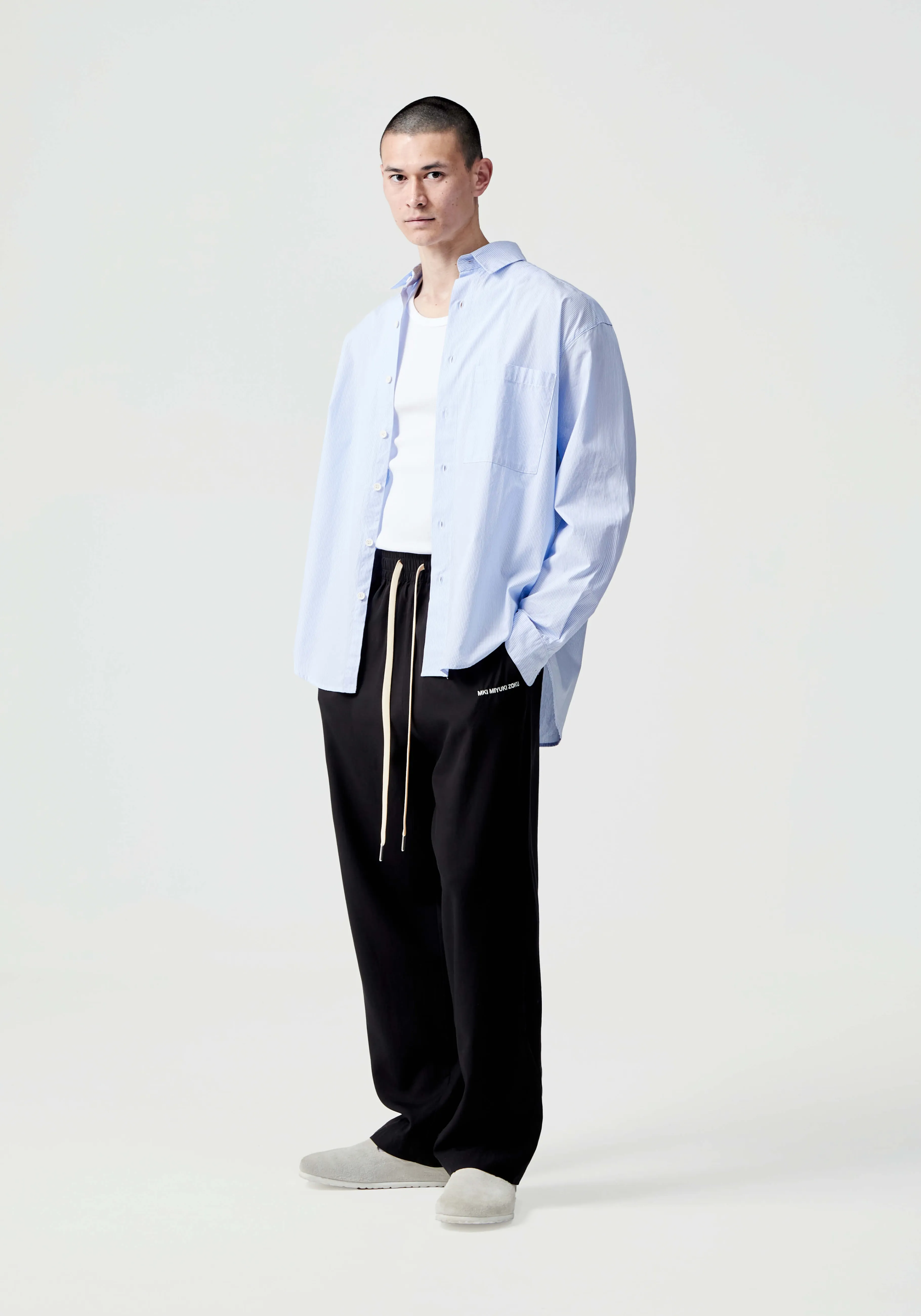Pantalones deportivos MKI Miyuki Zoku - Joggers en Tencel ultra suave para look casual y cómodo 

Este modelo combina diseño urbano con tejido transpirable ideal para uso diario. Disponible en tallas estándar y plus size.