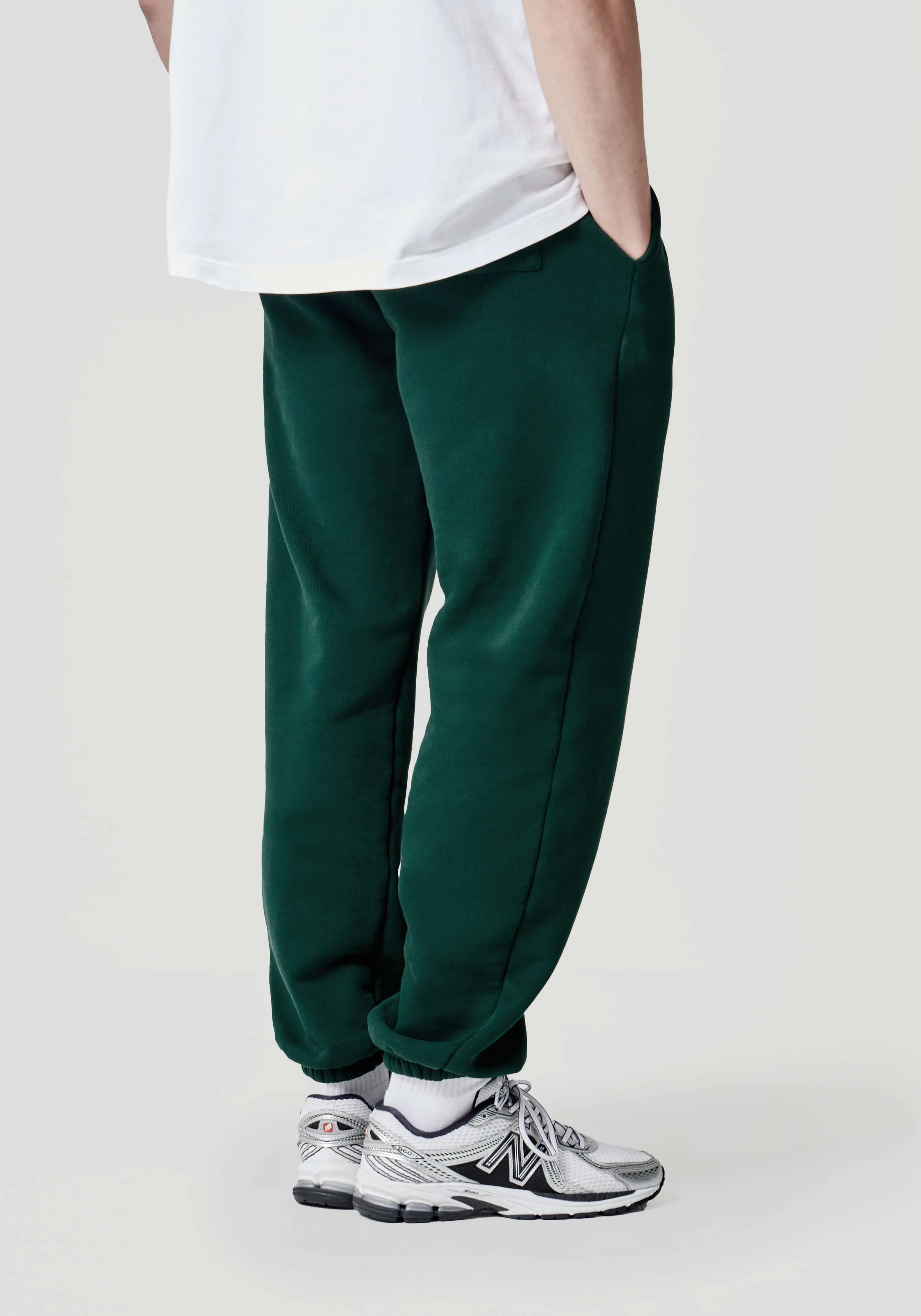 Pantalones Deportivos MKI Miyuki Zoku - Joggers Cómodos con Estilo Urbano y Diseño Uniforme