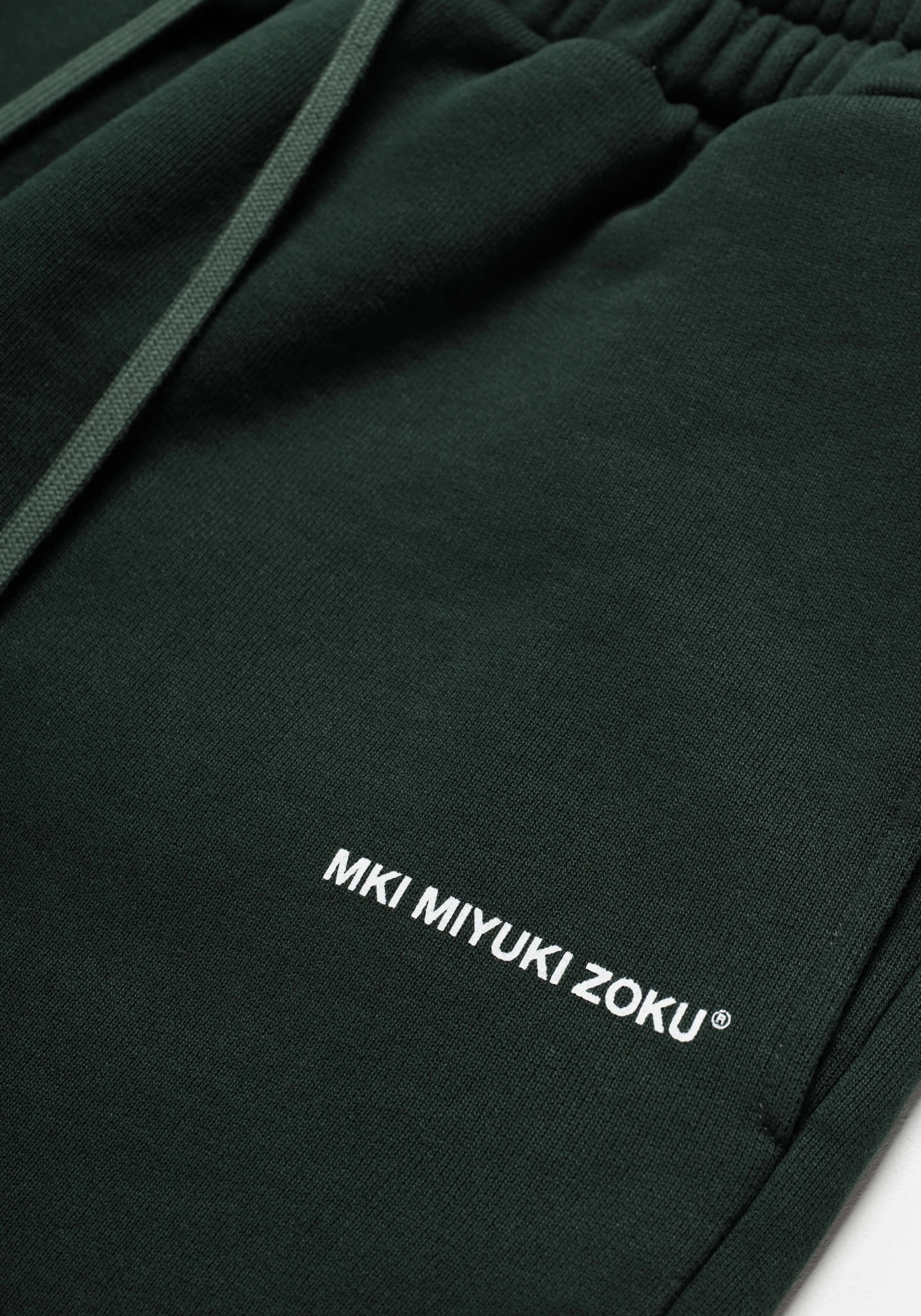 Pantalones Deportivos MKI Miyuki Zoku - Joggers Cómodos con Estilo Urbano y Diseño Uniforme